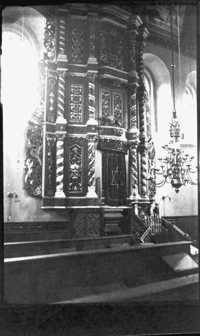 Virbalis. The Holy Ark in a local synagogue.